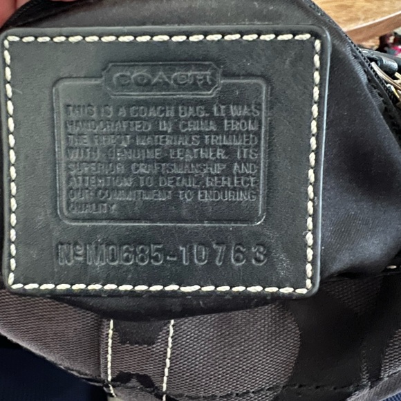 Coach Black Signature Canvas Shoulder Bag - Picture 2 of 3